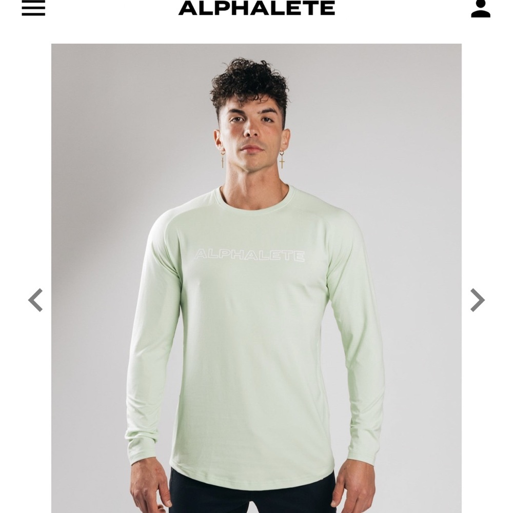 Alphalete performance long sleeve shirt